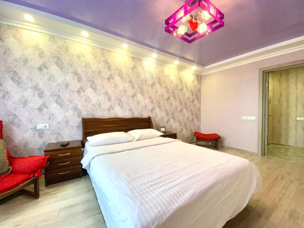Apartpoltava: Spacious One-Bedroom in New Building, Korpusnyi Park Exterior photo
