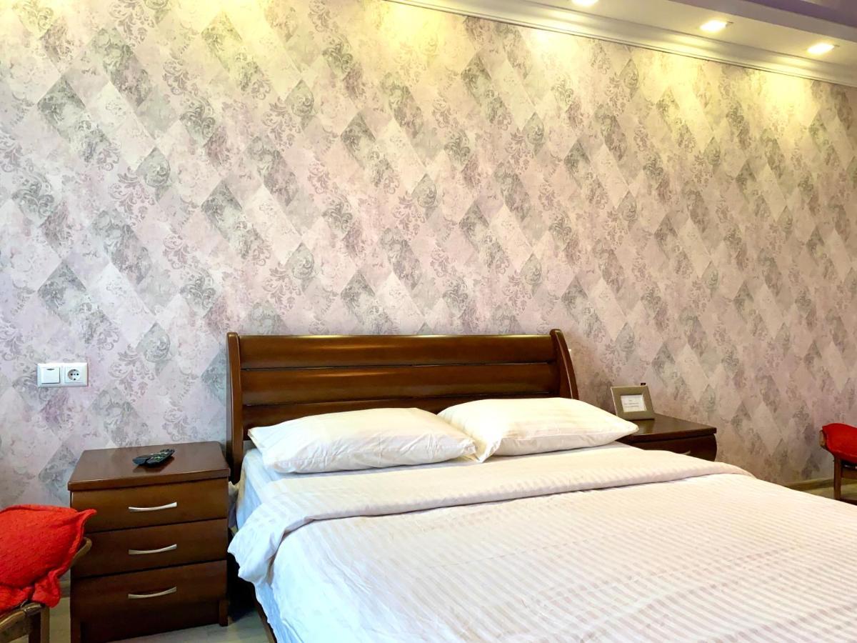 Apartpoltava: Spacious One-Bedroom in New Building, Korpusnyi Park Exterior photo